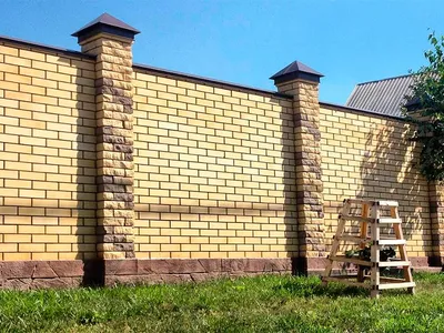 Кирпичный забор двухцветный купить в Москве, цена от 3800 руб. | Стройзабор