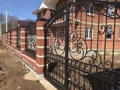 Забор с кирпичными столбами цена Новосибирск | ЗМ 54