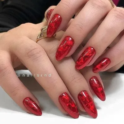 Натуральные ногти, молочный гель от @point_of_beauty.nails и рисунок 🐉.  Кстати, это не менее чем пятый китайский дракон в моей ногтевой… | Instagram