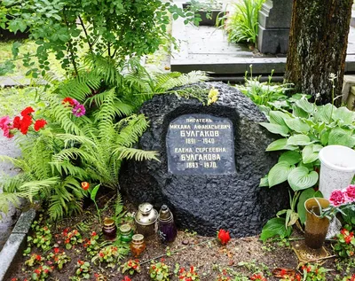 Новодевичье кладбище в Москве:официальный сайт, метро, адрес, цены