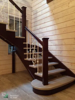 классическая деревянная лестница, темные ступени деревянные, белое  ограждение, деревянные перила | Крашеная лестница, Деревянная лестница,  Белая лестница