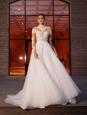 Классическое свадебное платье под горлышко купить в Москве