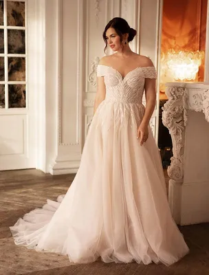 Классическое свадебное платье большого размера купить в Москве