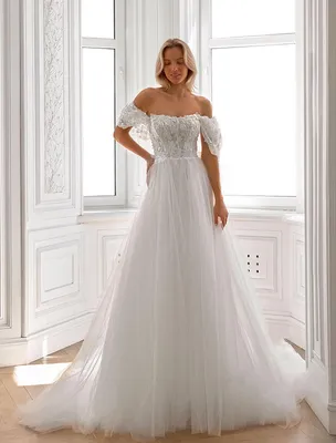 Классическое свадебное платье с кружевным корсетом купить в Москве