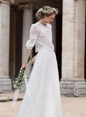 Классическое простое свадебное платье | Robe de mariee, Belle robe de  mariée, Robe de mariage