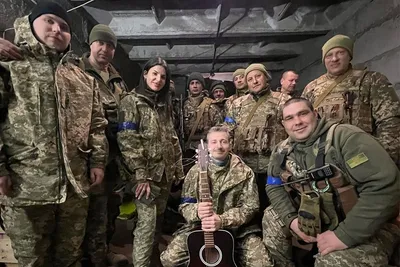 Коля Серга спел в бомбоубежище во время воздушной тревоги в Одессе. Видео |  Люди | OBOZ.UA