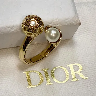 Кольцо Dior Joaillerie из белого золота 750 пробы с аквамаринами и  морганитом 13367 - купить сегодня за 757575 руб. Интернет ломбард «Тик –  Так» в Москве