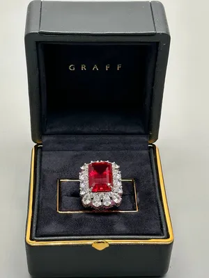 Кольцо Graff с рубином и бриллиантами купить в Москве за 6 450 000 руб.  Женские Белое золото С историей