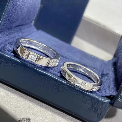 Непростое украшение: самые красивые помолвочные кольца знаменитостей -  OSKELLY