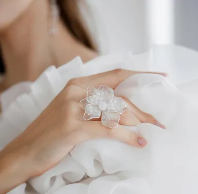 Красивые обручальные кольца из белого золота - купить в интернет магазине