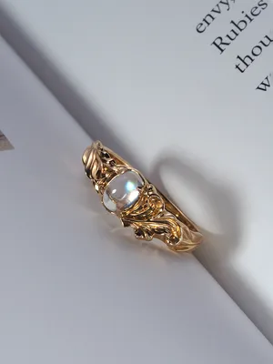 Тонкие золотые кольца с драгоценными камнями «Минимал 2». Оправа камня  немного поднимается над кольцом, вырастает, как бутон цветка. | Instagram