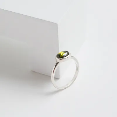 Хризолит (перидот, оливин) серебряное кольцо, 2940КЦХ (ID#1552441161),  цена: 2560 ₴, купить на Prom.ua