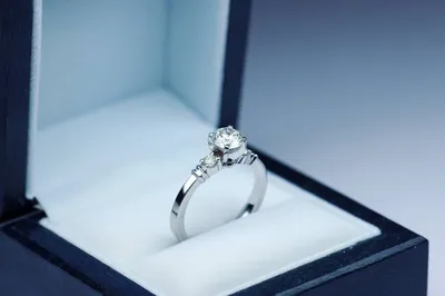 Помолвочное кольцо | Кольцо с бриллиантом | Купить кольцо с бриллиантом |  Помолвка