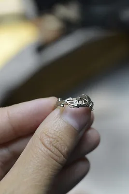 Кольцо для предложения с бриллиантом \"Дерево любви\" (золото шампань с  чернением) от ювелирного бренда Alchemica Jewelry