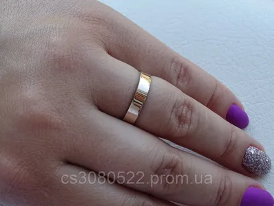 Обручальное кольцо серебряное Европейка с золотой вставкой: 869 грн. -  Кольца Киев на BON.ua 93503929
