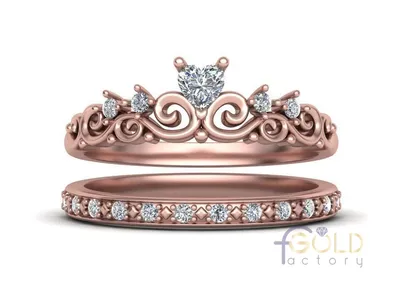 Золотое кольцо-корона с фианитами и эмалью. Артикул 330084Е - размер 19  купить в ювелирном магазине TANGO