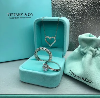 Помолвочное кольцо Tiffany True™ из платины с бриллиантом Tiffany True™
