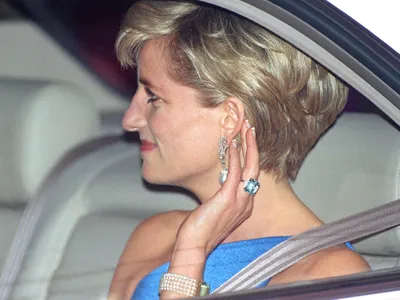 Авторское кольцо Princess Diana Petite купить от 10394 грн | EliteGold.ua