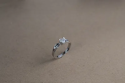 Классическое кольцо с бриллиантом 0.4 карат из белого золота - GoldLazer -  ювелирная мастерская в Москве