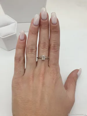 Классическое кольцо с бриллиантом 0.4 карат из белого золота - GoldLazer -  ювелирная мастерская в Москве