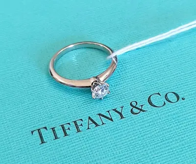 Кольцо Tiffany из платины 950 пробы с бриллиантом 12476 - купить сегодня за  250 000 руб. Интернет ломбард «Тик – Так» в Москве