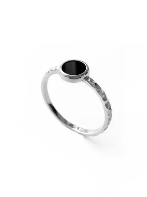 Серебряное узкое кольцо \"Black\" с ониксом