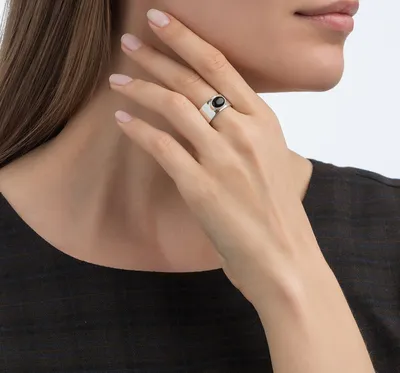 Серебряное кольцо с черным агатом код 2560