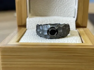 Мужское кольцо с чёрным бриллиантом(0,50 ct.) из палладия 850 пробы Купить  в Москве