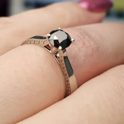 Помолвочное кольцо из черного золота с бриллиантом Древесное от ювелирного  бренда Alchemica Jewelry