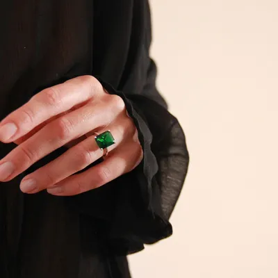 Кольцо с изумрудом с зеленым камнем в интернет-магазине Ярмарка Мастеров по  цене 14000 ₽ – SAQ5ABY | Кольца, Москва - доставка по России