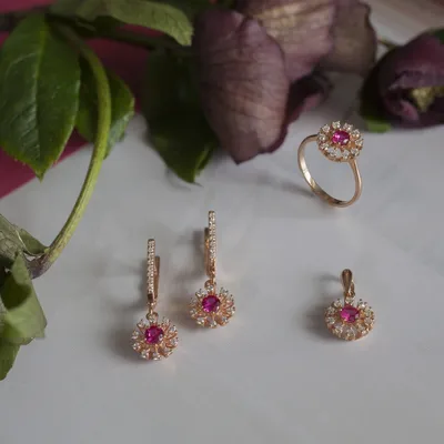 Золотое кольцо с рубином и бриллиантами — Покровский ювелирный завод