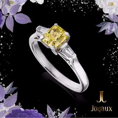 Кольцо с желтым бриллиантом Fancy 1.66ct купить в Москве за 550 000 руб.  Женские Белое золото Абсолютно новое