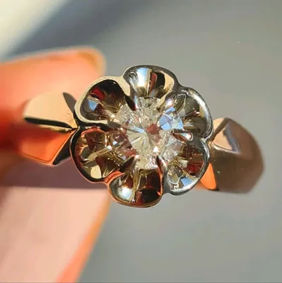 Золотое кольцо Тюльпан с бриллиантом 0.4 ct, СССР