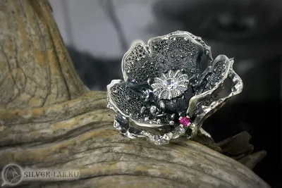 Кольца :: Кольца из серебра :: Кристалл :: Нежное серебряное кольцо-цветок  с розовой эмалью и цирконами