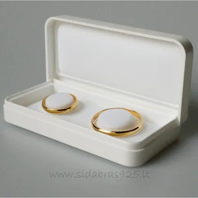 кольцо и серьги в подарочной коробке №2 Photos | Adobe Stock