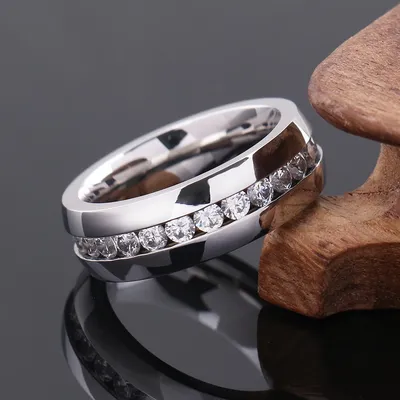 Недорогое женское кольцо Infinity: блеск и элегантность по доступной цене
