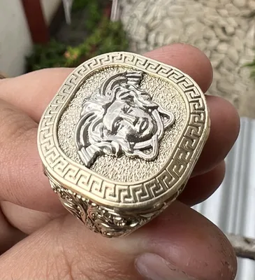 Женское кольцо Versace