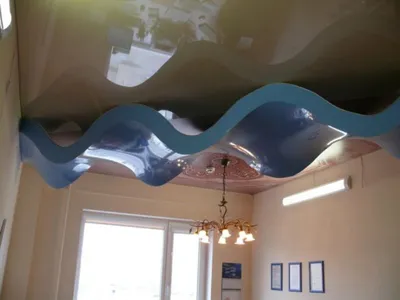Матовый натяжной потолок с подсветкой