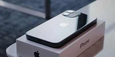 iPhone 14 Pro Max в руках фотографа. Геннадий Меергус