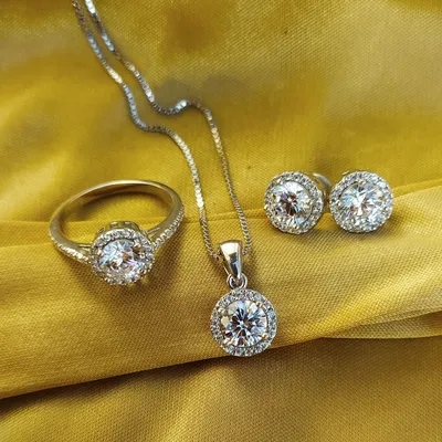 Комплект из серебра в виде цветов с золотыми напайками и фианитами  (ID#283765206), цена: 6295 ₴, купить на Prom.ua