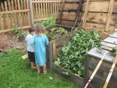 Garden composter made of polypropylene (plastic) pipes and slates with  their hands - YouTube