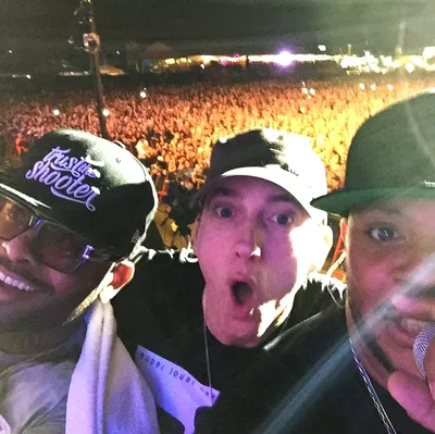 Eminem - Had 2 come out with 50 Cent last night… thanks 4 the love,  Detroit! FINAL LAP TOUR!!! photo credit: Krewsade | Facebook