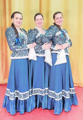 Чернянский народный хор «Лейся песня» примерил новые концертные костюмы  благодаря фонду «Поколение»