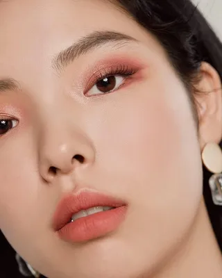 Корейский макияж, высокая детализация…» — создано в Шедевруме