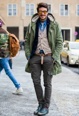 Бежевые мужские брюки - 2023 фото | С чем носить бежевые мужские брюки |  Модные образы