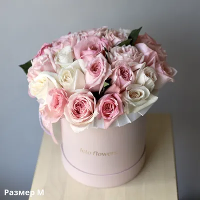 25 белых и красных роз в коробке | купить недорого | доставка по Москве и  области