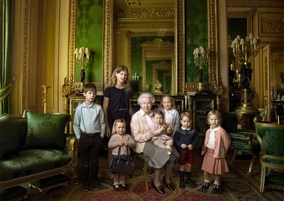 Королевская семья показала снимки со свадьбы принцессы Евгении