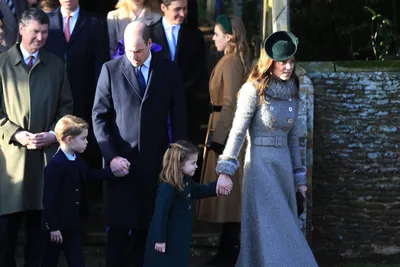 Члены королевской семьи в поездках возят с собой траурные костюмы