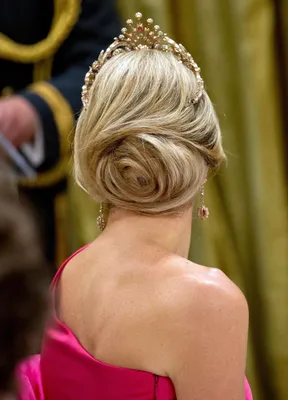 Catherine, Duchess of Cambridge, hair detail, attends the Official... |  Kate middleton hair, Princess kate, Duchess kate