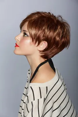 Модные короткие стрижки для круглого лица: фото | Vogue UA